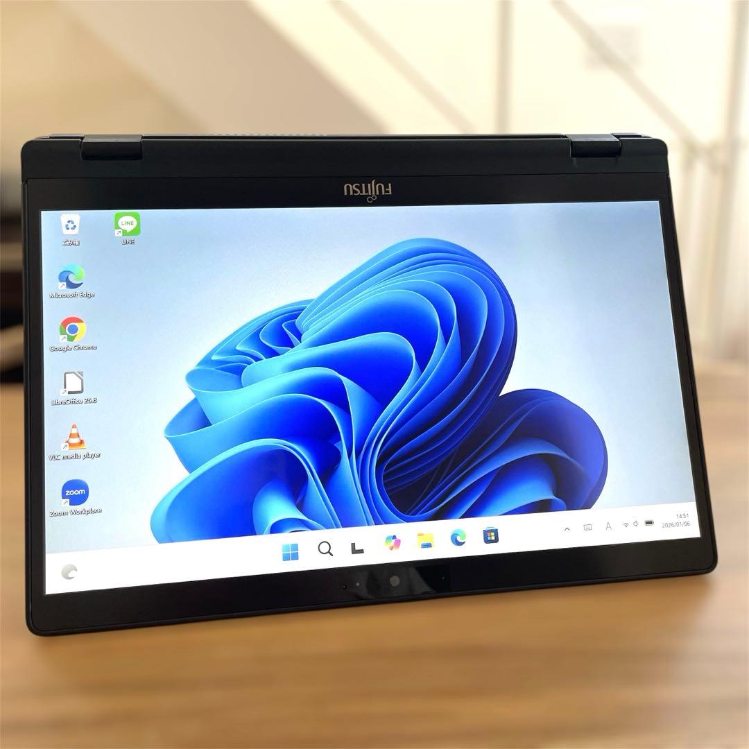 タッチペン付き！超軽量＆美品 富士通13.3インチ2in1 バッテリー超優良