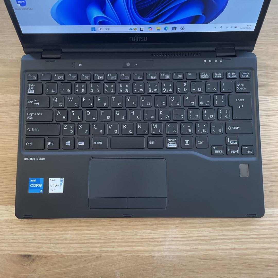 タッチペン付き！超軽量＆美品 富士通13.3インチ2in1 バッテリー超優良