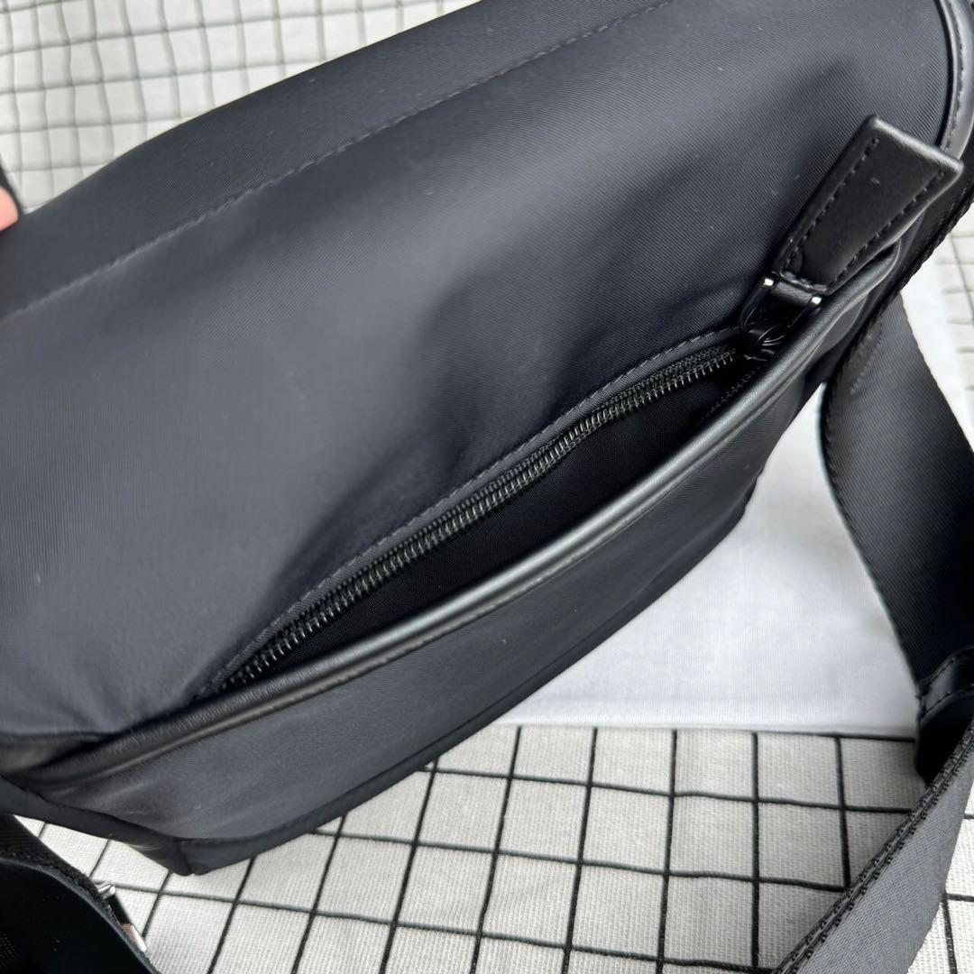 PRADA プラダ Re-Nylon xサフィアーノレザー ショルダーバッグ