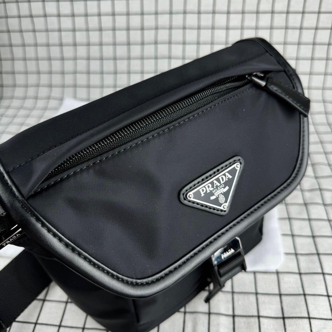 PRADA プラダ Re-Nylon xサフィアーノレザー ショルダーバッグ