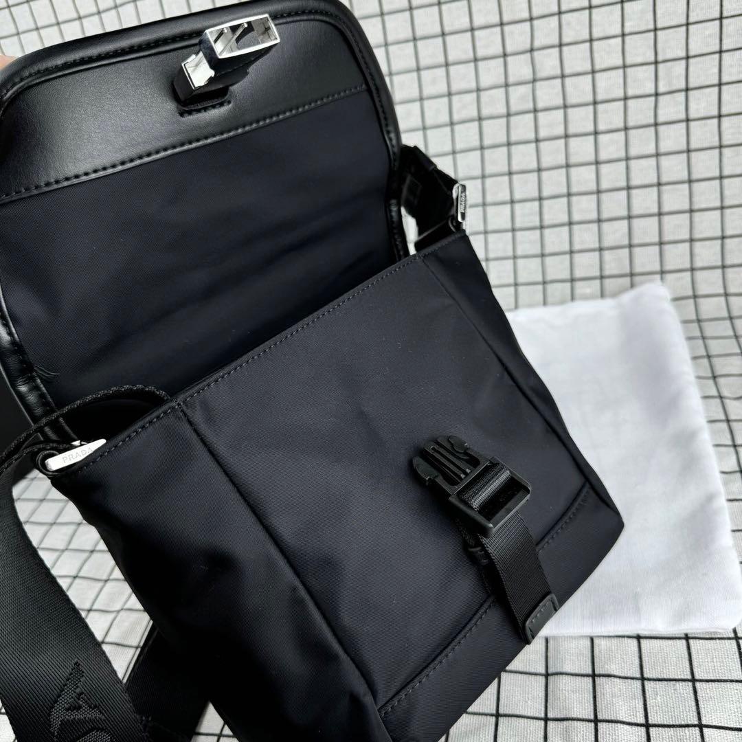 PRADA プラダ Re-Nylon xサフィアーノレザー ショルダーバッグ