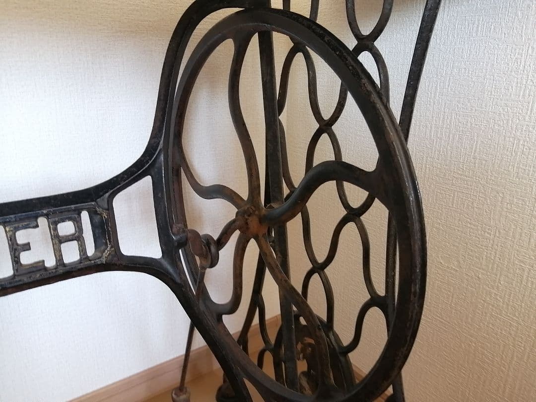 ⭐️引き取り限定⭐️または、たのメル便　 　SINGER テーブル 木製・鉄製