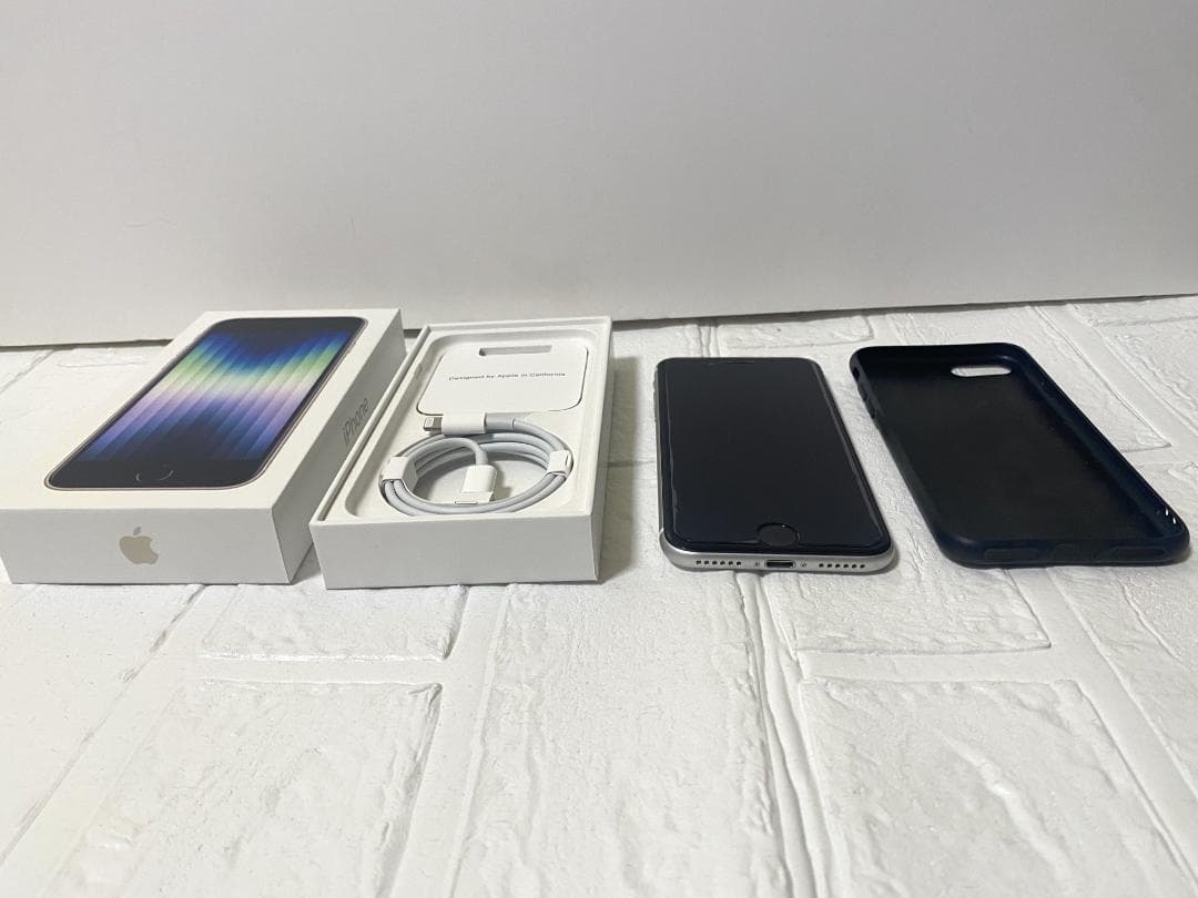 美品　iPhone SE 第2世代 ホワイト