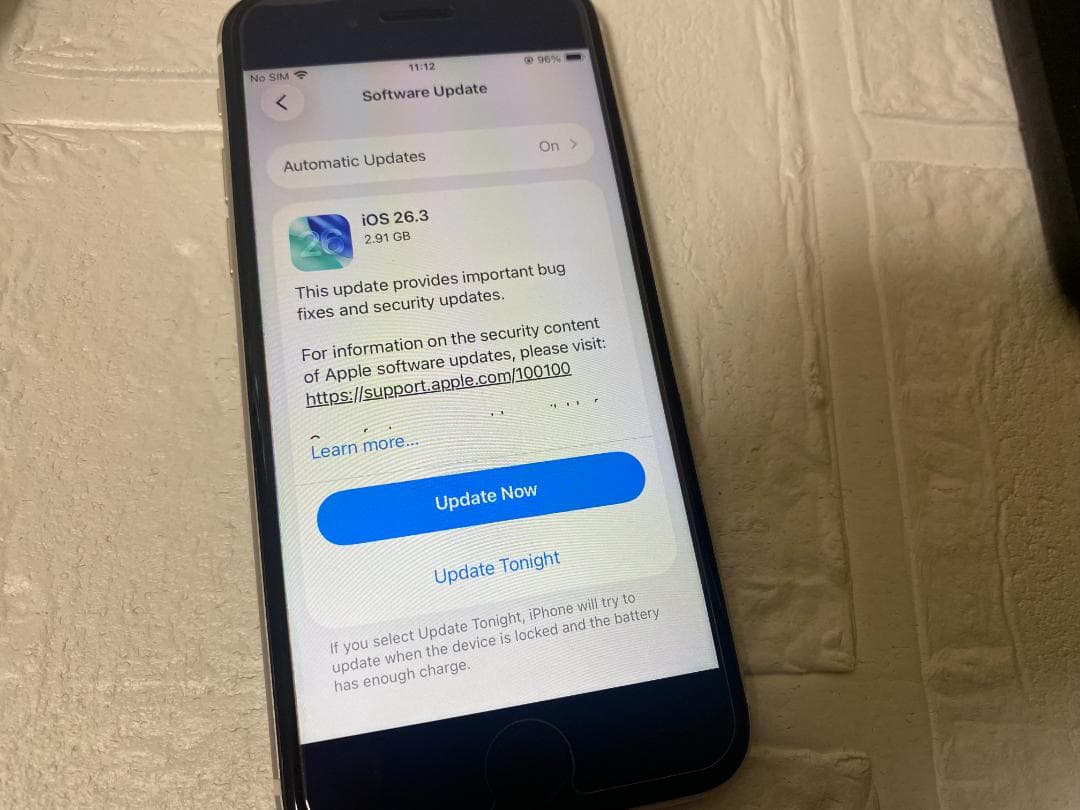 美品　iPhone SE 第2世代 ホワイト