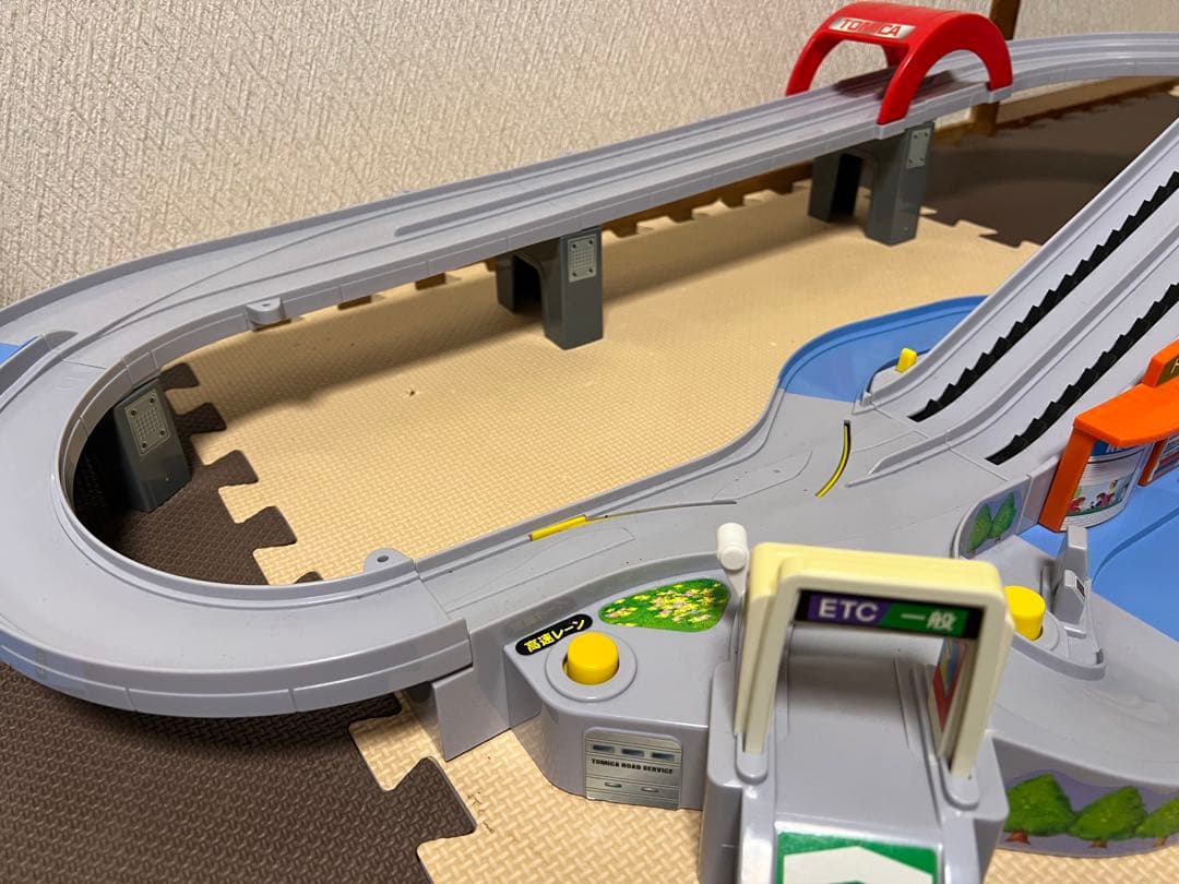 16日まで3点セット　トミカビル+やまみちドライブ+にぎやかドライブ+トミカ