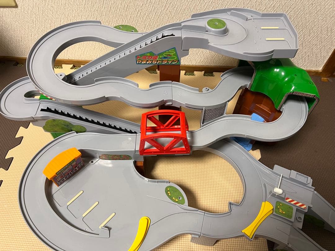 16日まで3点セット　トミカビル+やまみちドライブ+にぎやかドライブ+トミカ