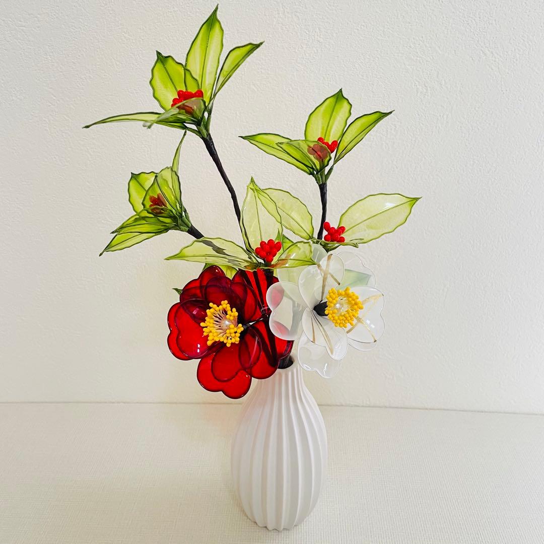 アメリカンフラワー　斑入りゴールド椿と千両他 ディップフラワー