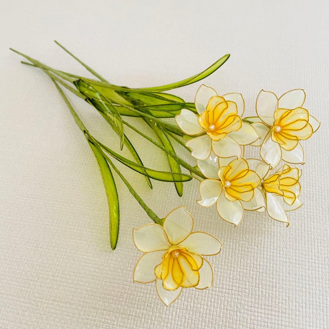 アメリカンフラワー　斑入りゴールド椿と千両他 ディップフラワー