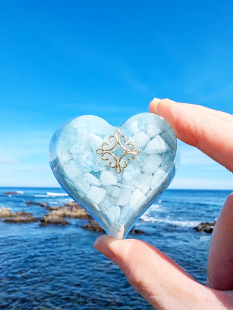 【アクアマリン入り】ハート型オルゴナイト