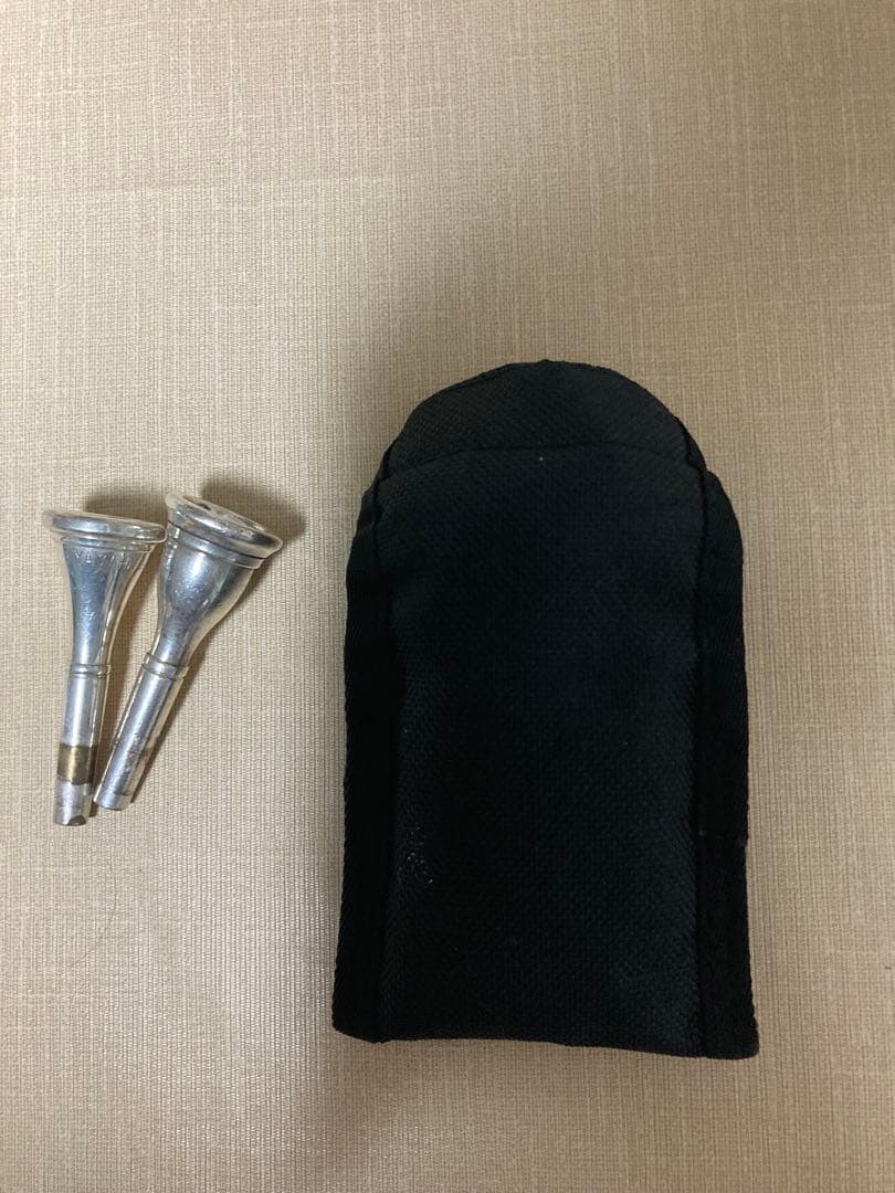 ホルン　マウスピース 2個セット ポーチ付き　吹奏楽