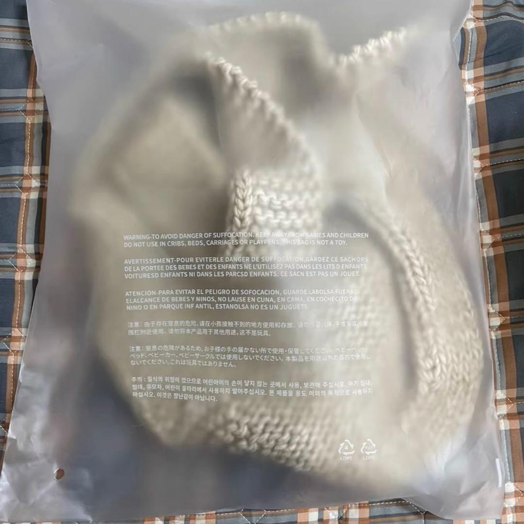 LE SSERAFIM KKUROCHET フーデッドスカーフ トレカ付き