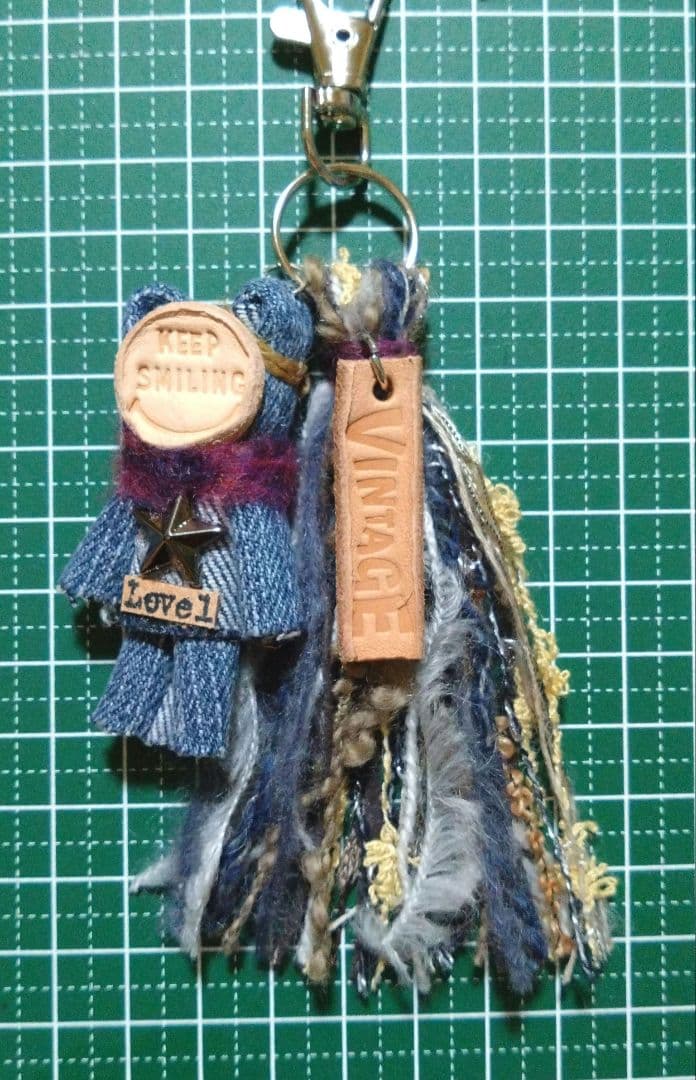デニムリメイク☆タッセルキーホルダー☆デニムマスコットチャーム付き⑤
