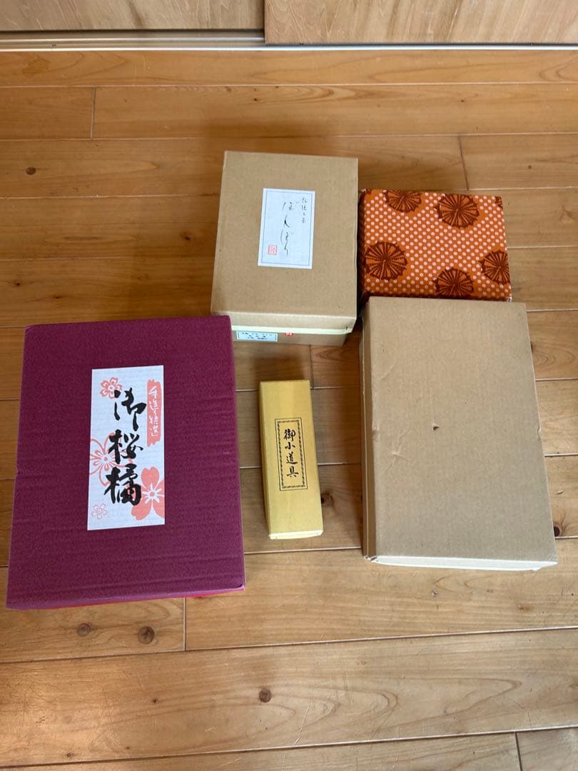 コンパクト　ピンクの雛人形　とても可愛いです。　ひな祭り　飾り