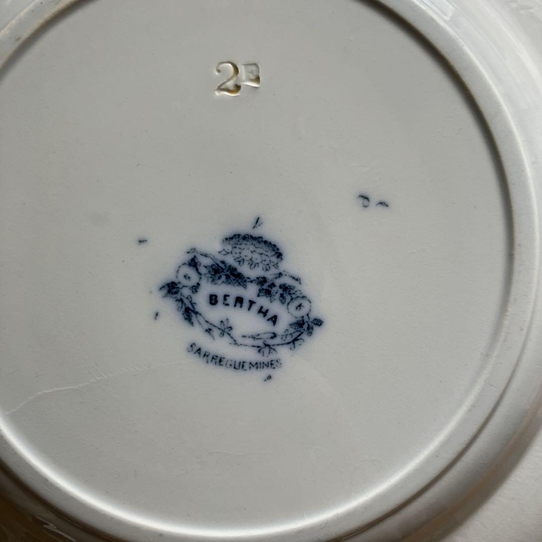 フランスアンティーク　サルグミンヌ窯　BEATHA 花柄　プレート