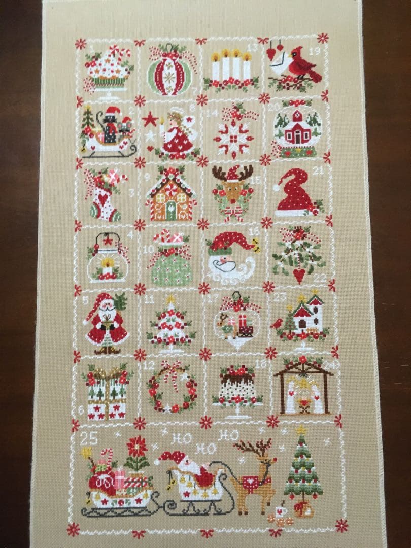 クロスステッチ刺繍(クリスマスカレンダー)完成品