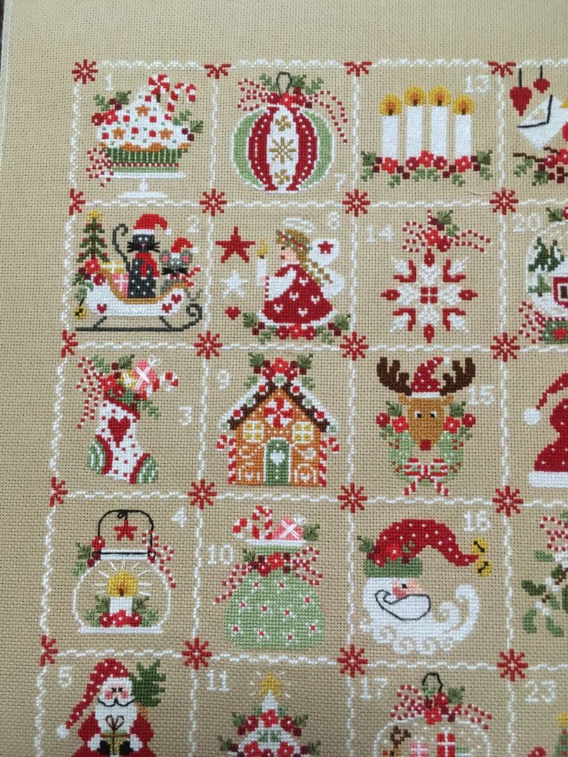 クロスステッチ刺繍(クリスマスカレンダー)完成品