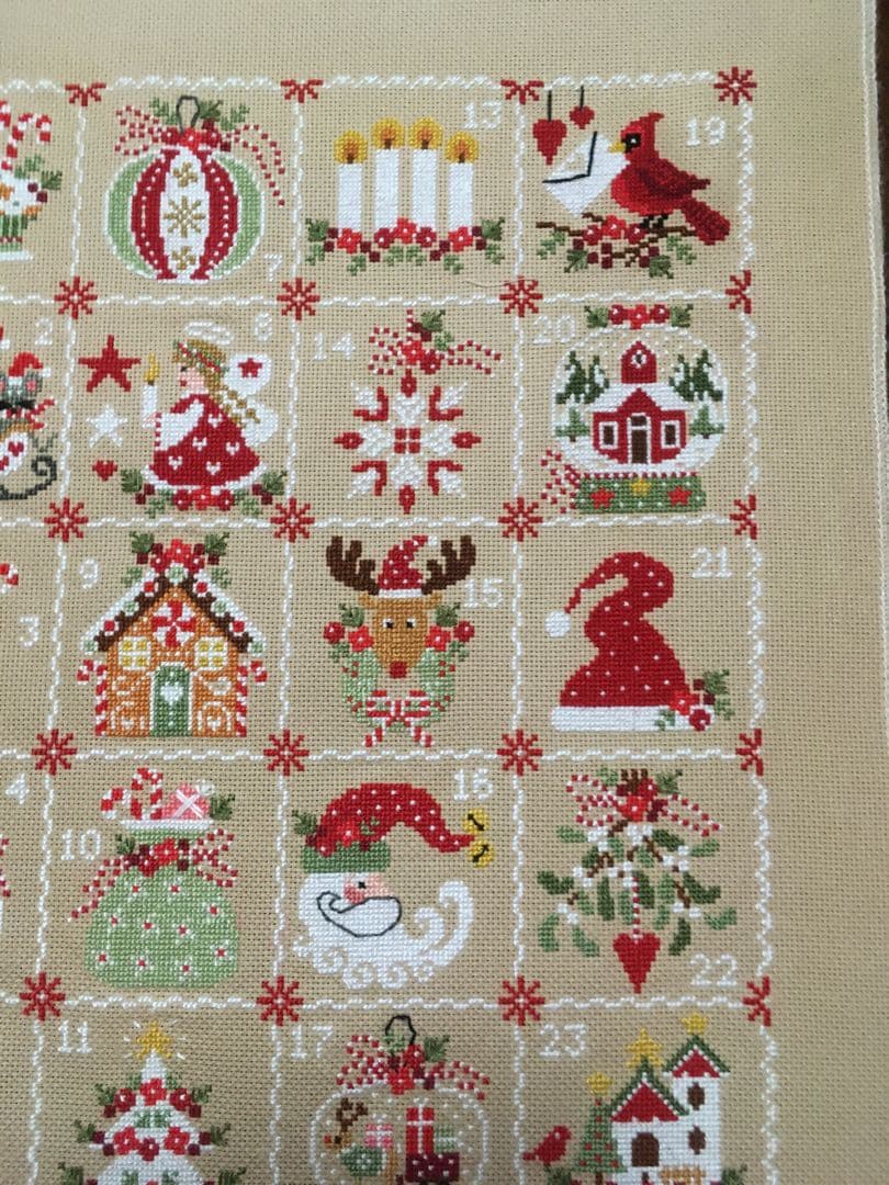 クロスステッチ刺繍(クリスマスカレンダー)完成品