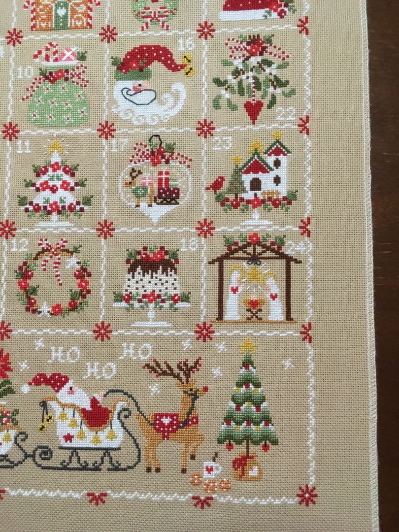 クロスステッチ刺繍(クリスマスカレンダー)完成品