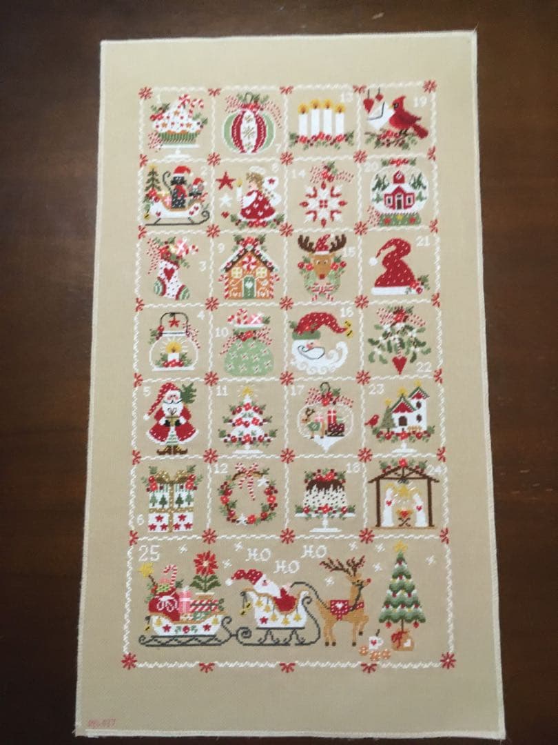 クロスステッチ刺繍(クリスマスカレンダー)完成品