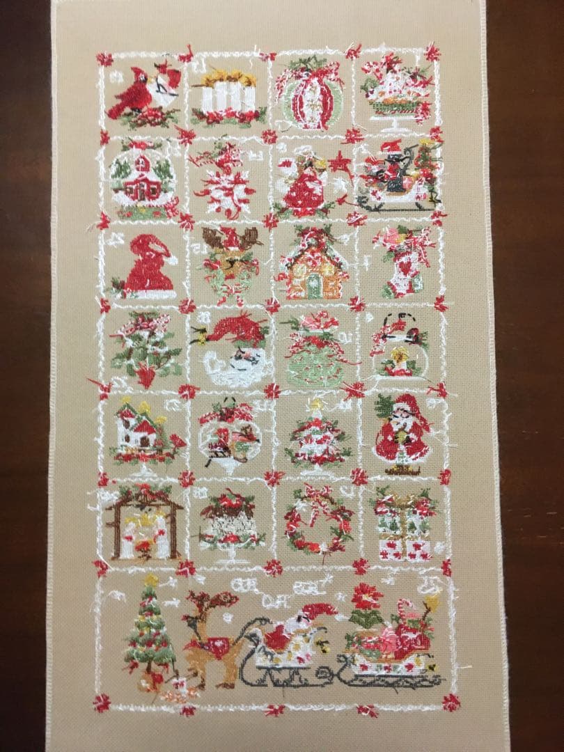 クロスステッチ刺繍(クリスマスカレンダー)完成品
