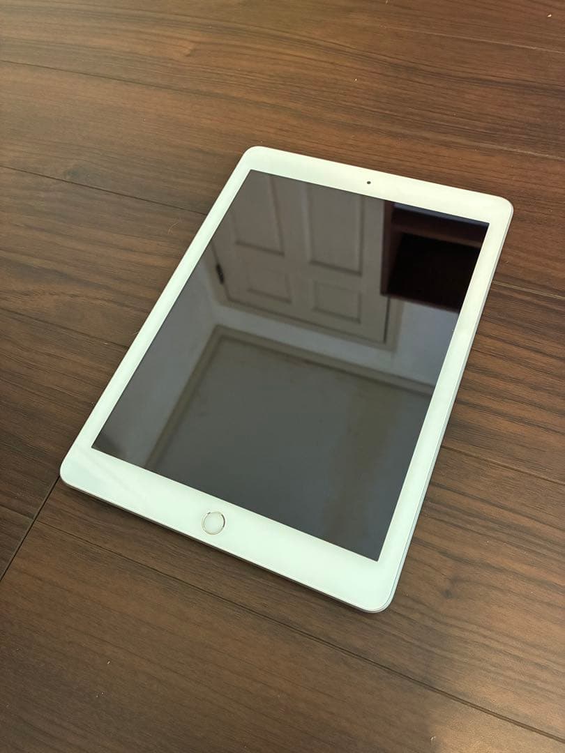 【おまけ多数】 iPad 第5世代 32GB シルバー