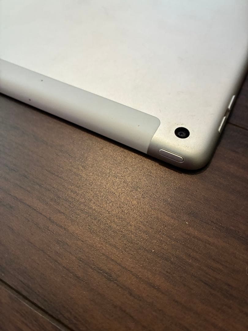 【おまけ多数】 iPad 第5世代 32GB シルバー