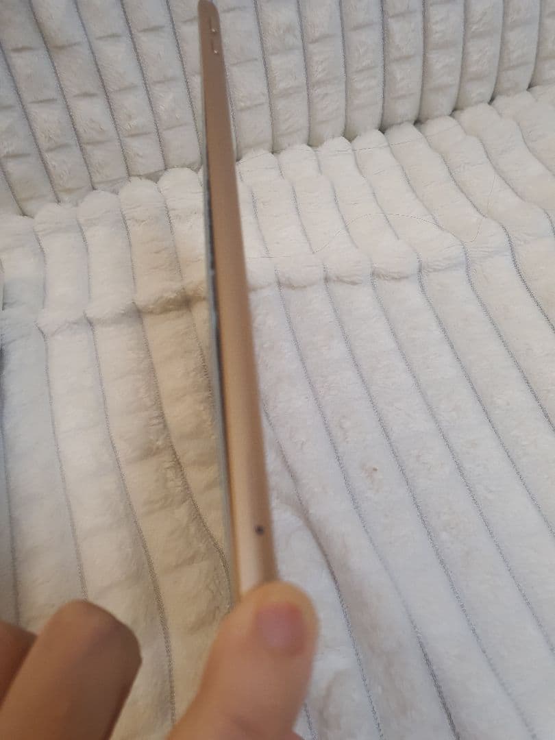 Apple iPad 第６世代 128GB ゴールド ジャンク品 アップル