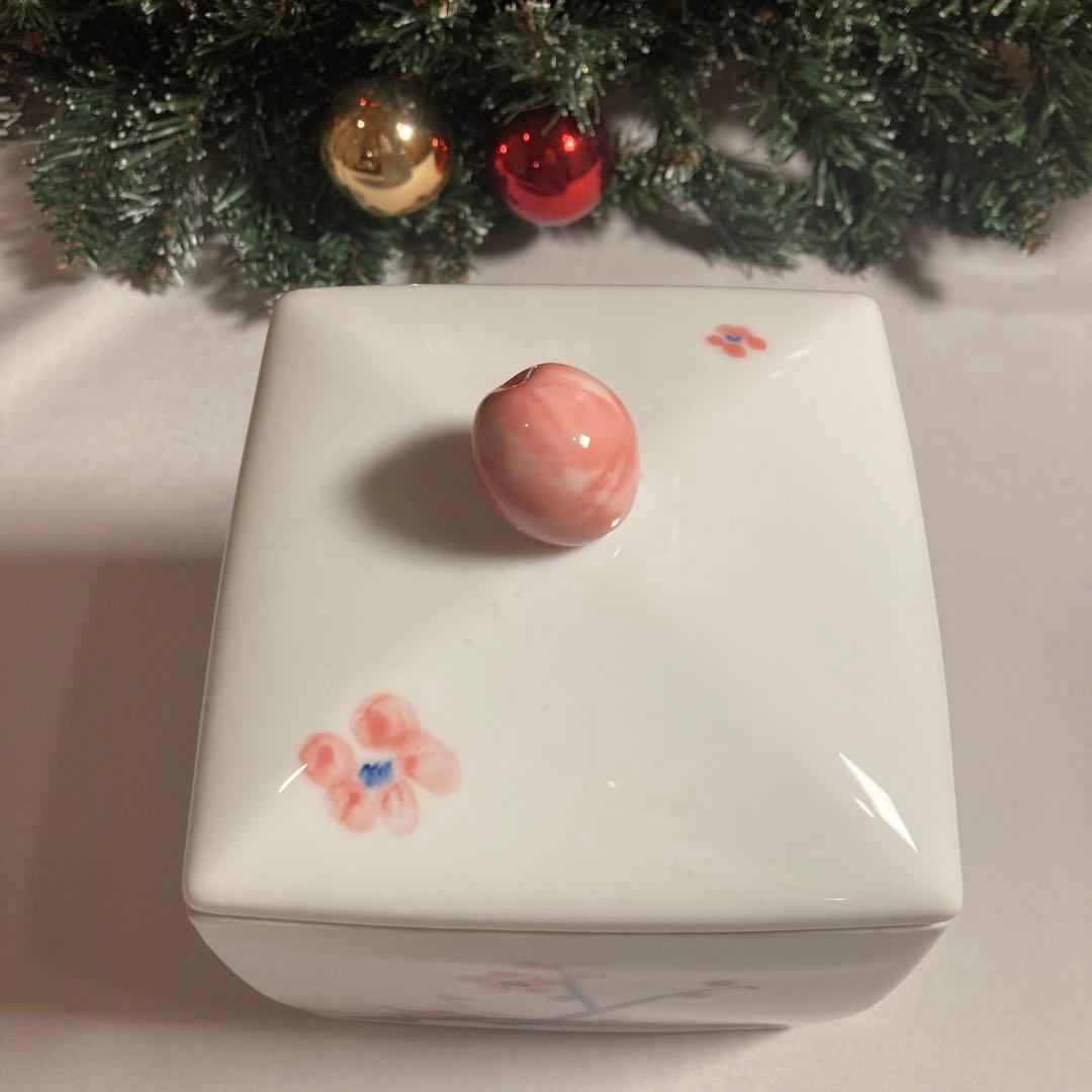 お花柄の可愛い陶器の物入れ 小物入れ