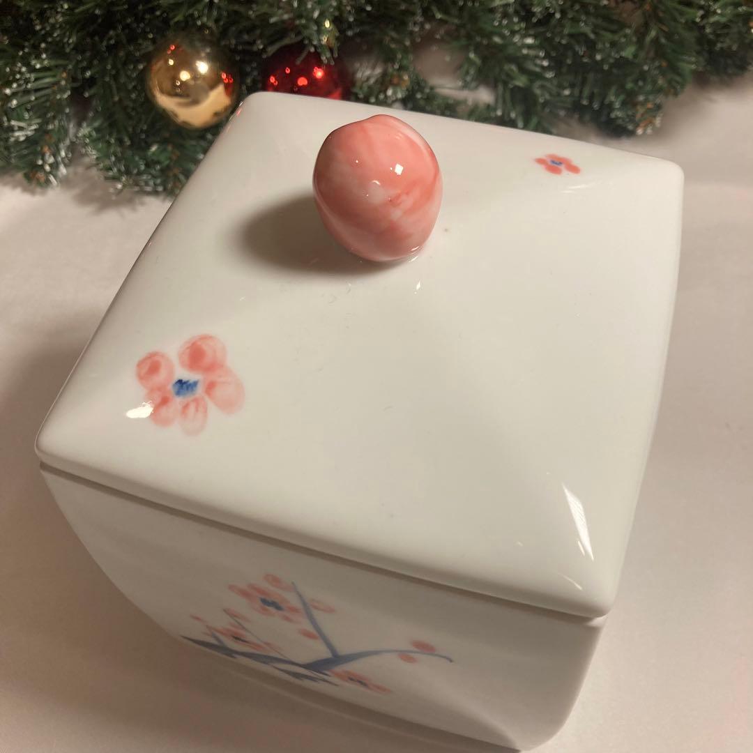 お花柄の可愛い陶器の物入れ 小物入れ