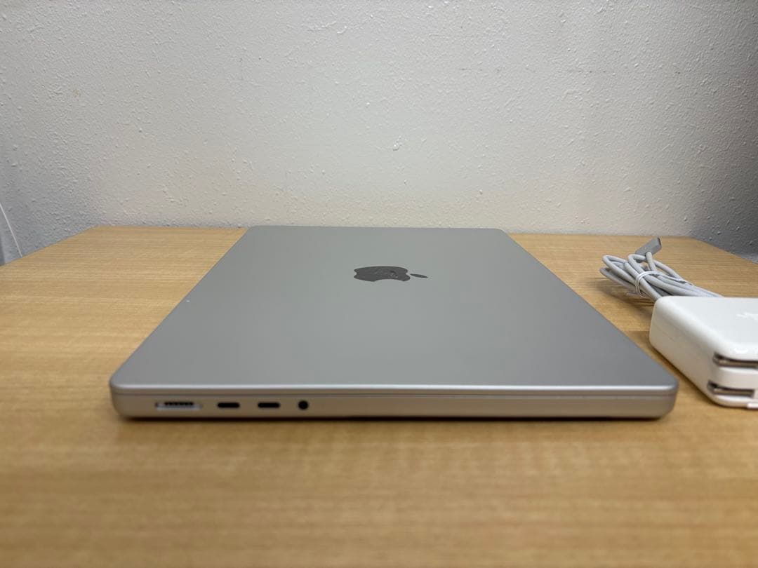 Apple MacBookPro 2021 14インチ M1Pro 16/512