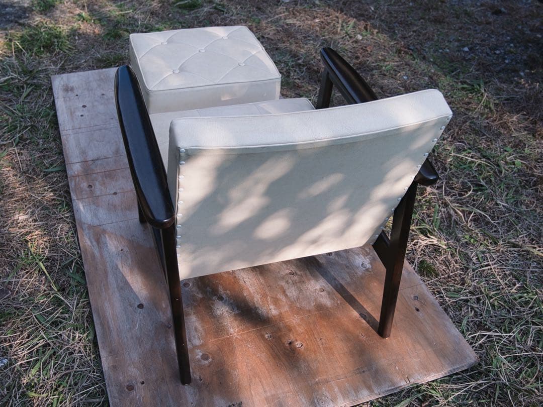 カリモク60 Kチェア　1シーター　アイボリー　ホワイト　オットマン