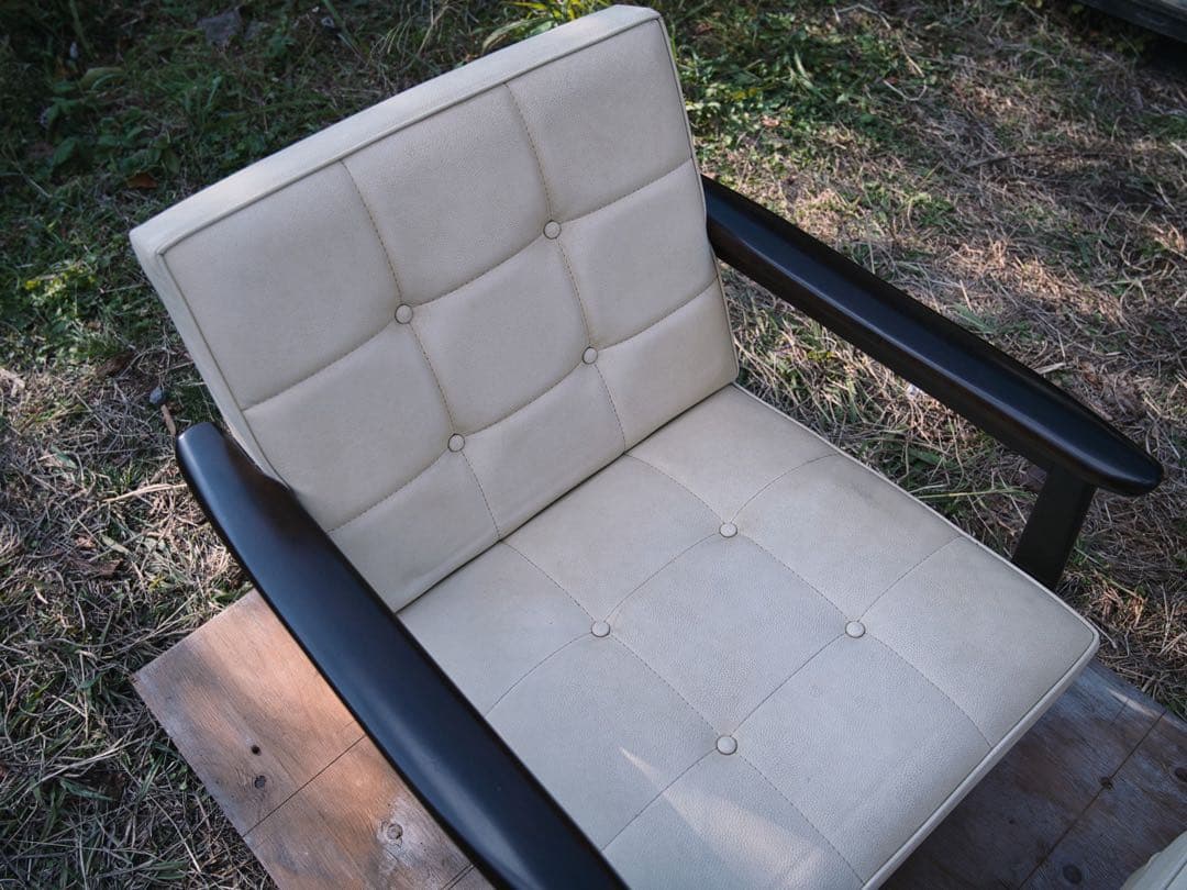 カリモク60 Kチェア　1シーター　アイボリー　ホワイト　オットマン