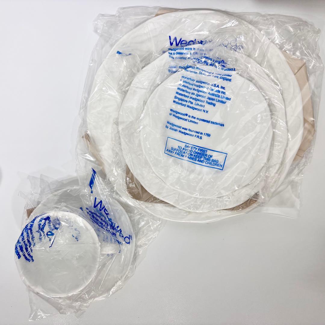 希少！新品・未使用・廃盤品！ウェッジウッド ストロベリーバイン 黒壺 5点