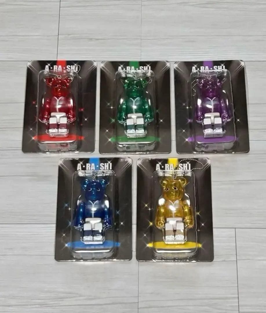 嵐を旅する展覧会 ダイキャストカーバス 座る嵐 ベアブリック