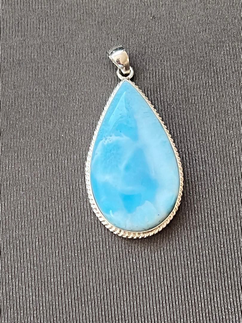 天然石☆品質良し！ラリマーしずく型ペンダントトップ②☆シルバーワク付き