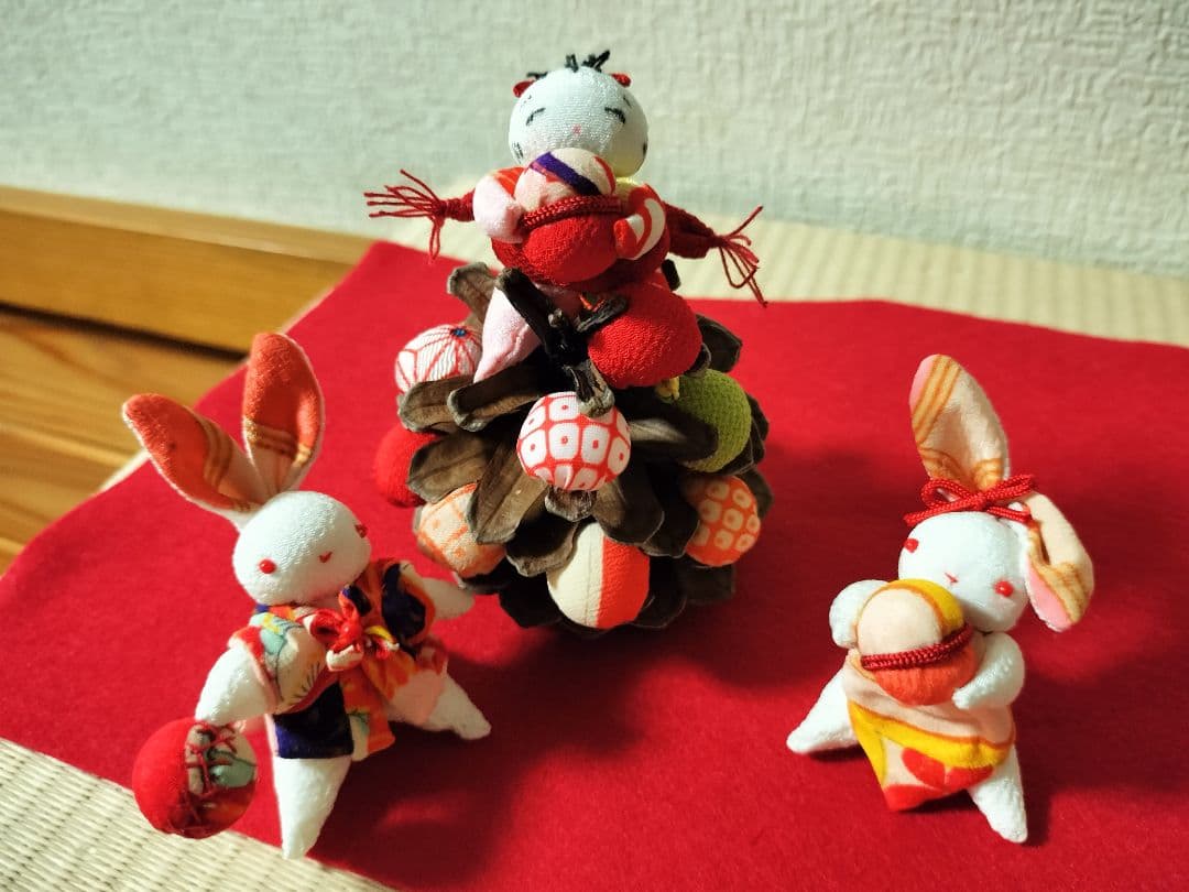 遊花ページ！蓮の実で遊ぶうさちゃんたち！お山の大将と仲間たち！