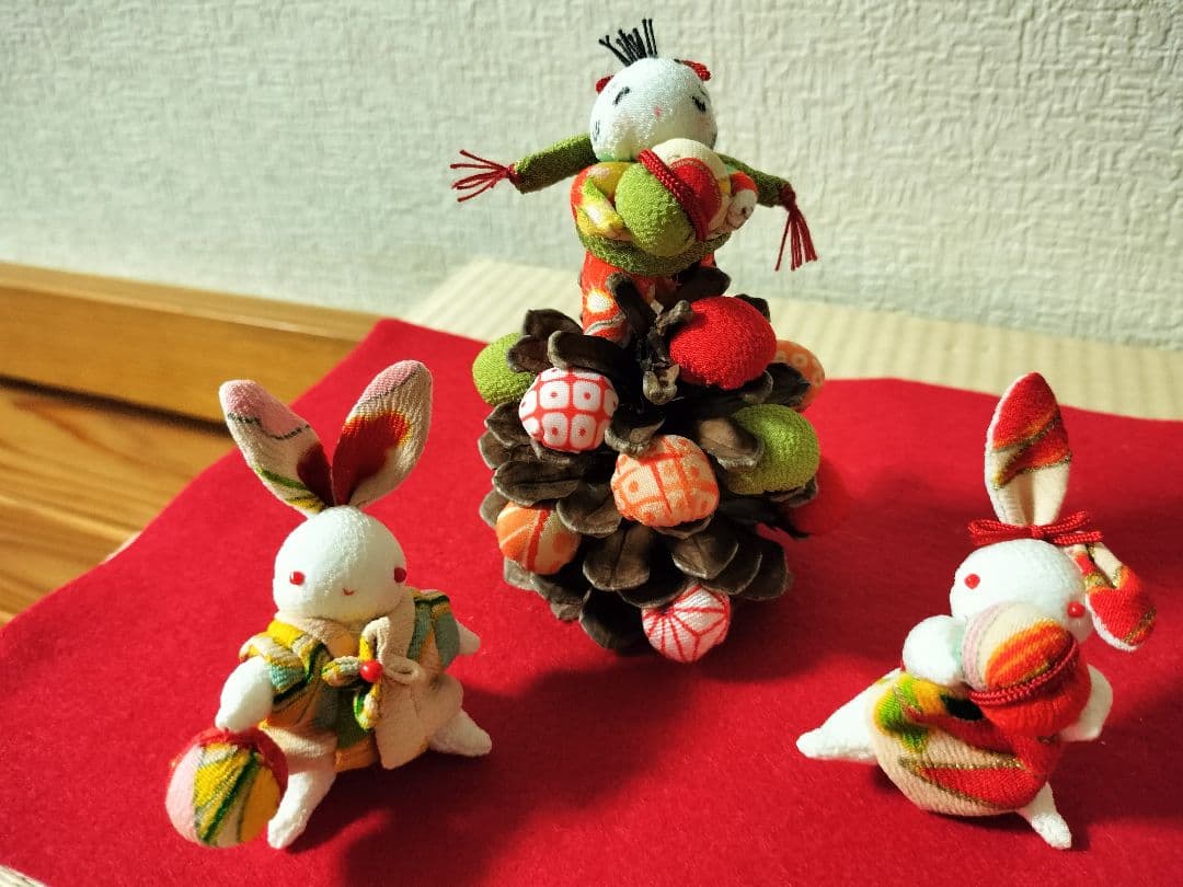 遊花ページ！蓮の実で遊ぶうさちゃんたち！お山の大将と仲間たち！