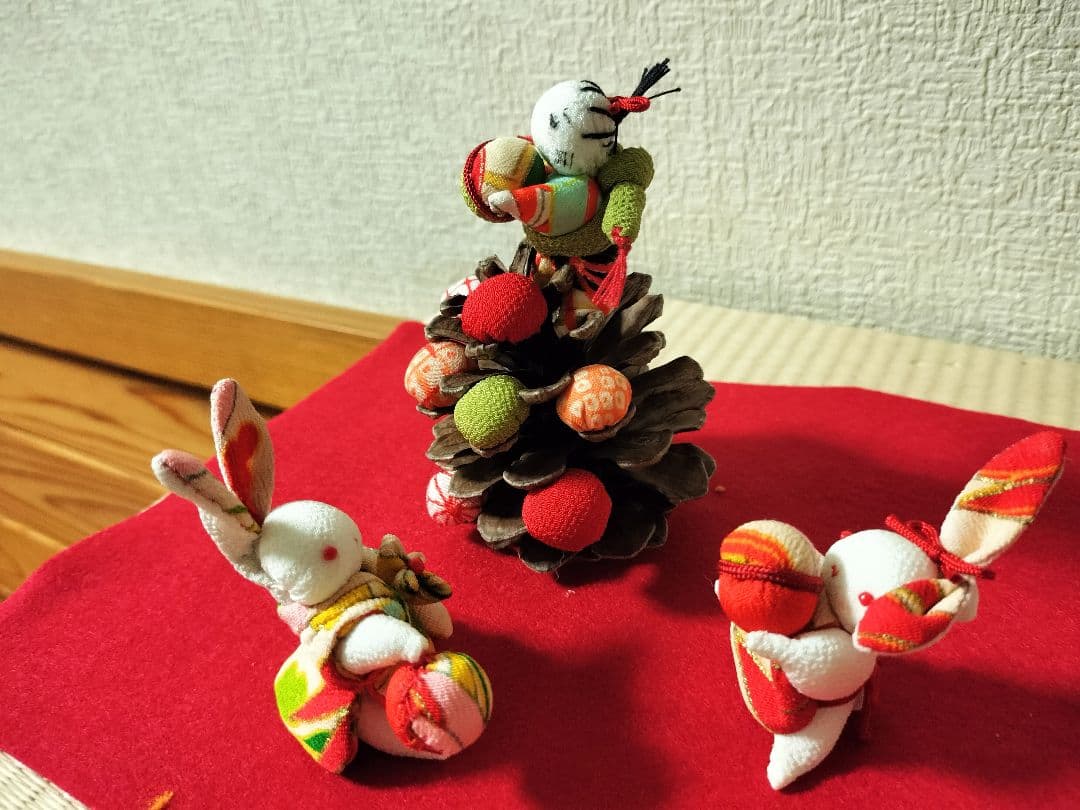 遊花ページ！蓮の実で遊ぶうさちゃんたち！お山の大将と仲間たち！