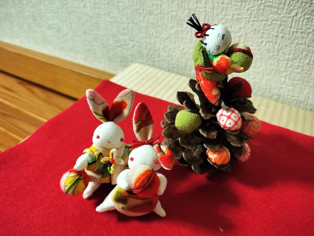 遊花ページ！蓮の実で遊ぶうさちゃんたち！お山の大将と仲間たち！