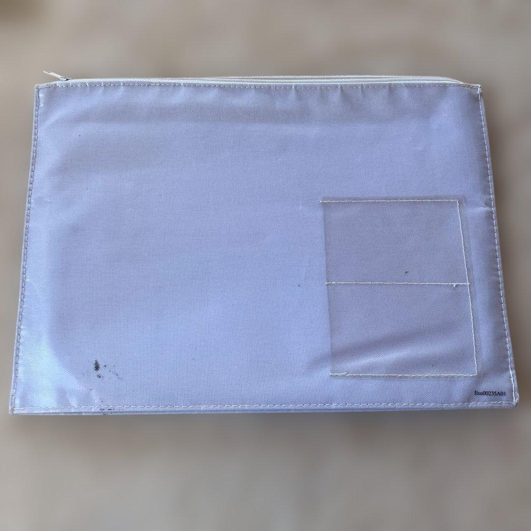 非売品　Astellas製薬　A4マルチケース チャック付き