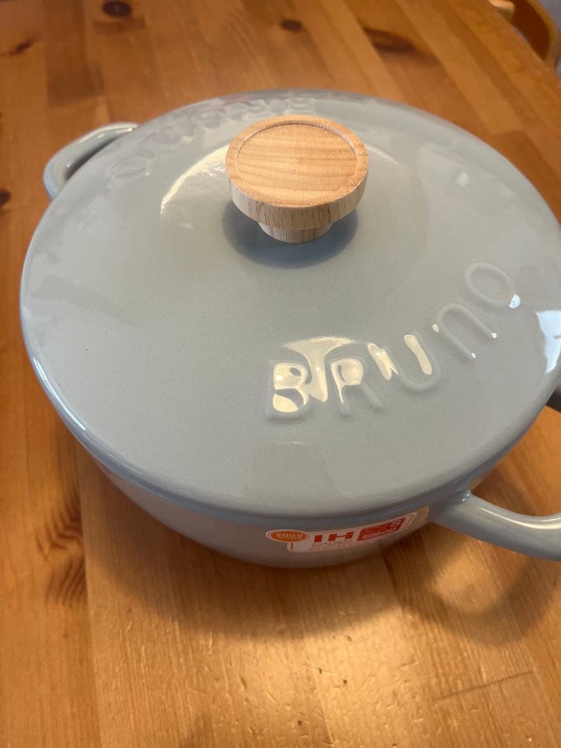 最終値引き中　【新品】 BRUNO 両手鍋 ブルー　IH対応　プラスお椀