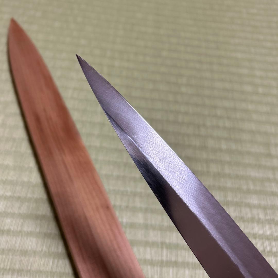 本焼　佑成　柳刃　包丁　和包丁　刃紋あり　黒檀　黒水牛八角柄　鞘付き　か鏡面