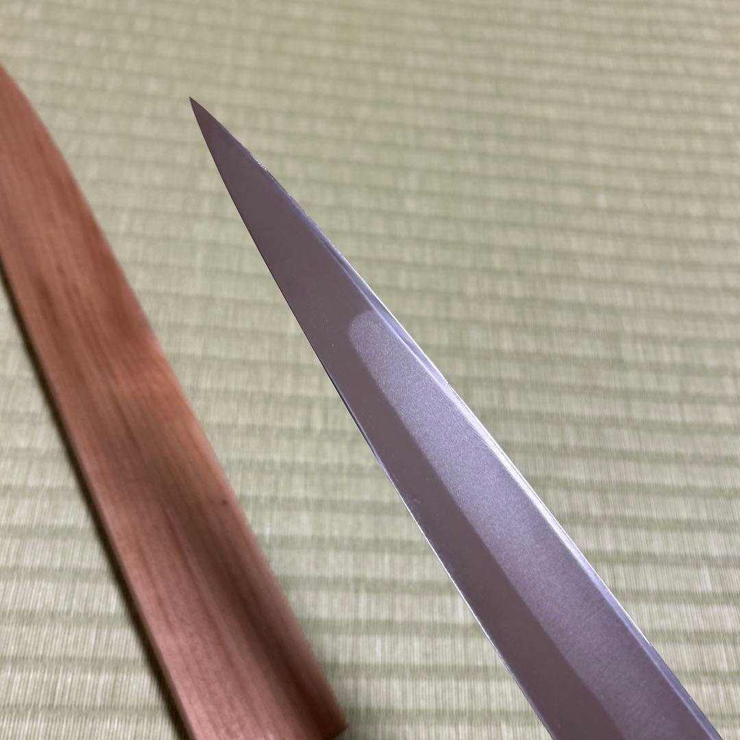 本焼　佑成　柳刃　包丁　和包丁　刃紋あり　黒檀　黒水牛八角柄　鞘付き　か鏡面