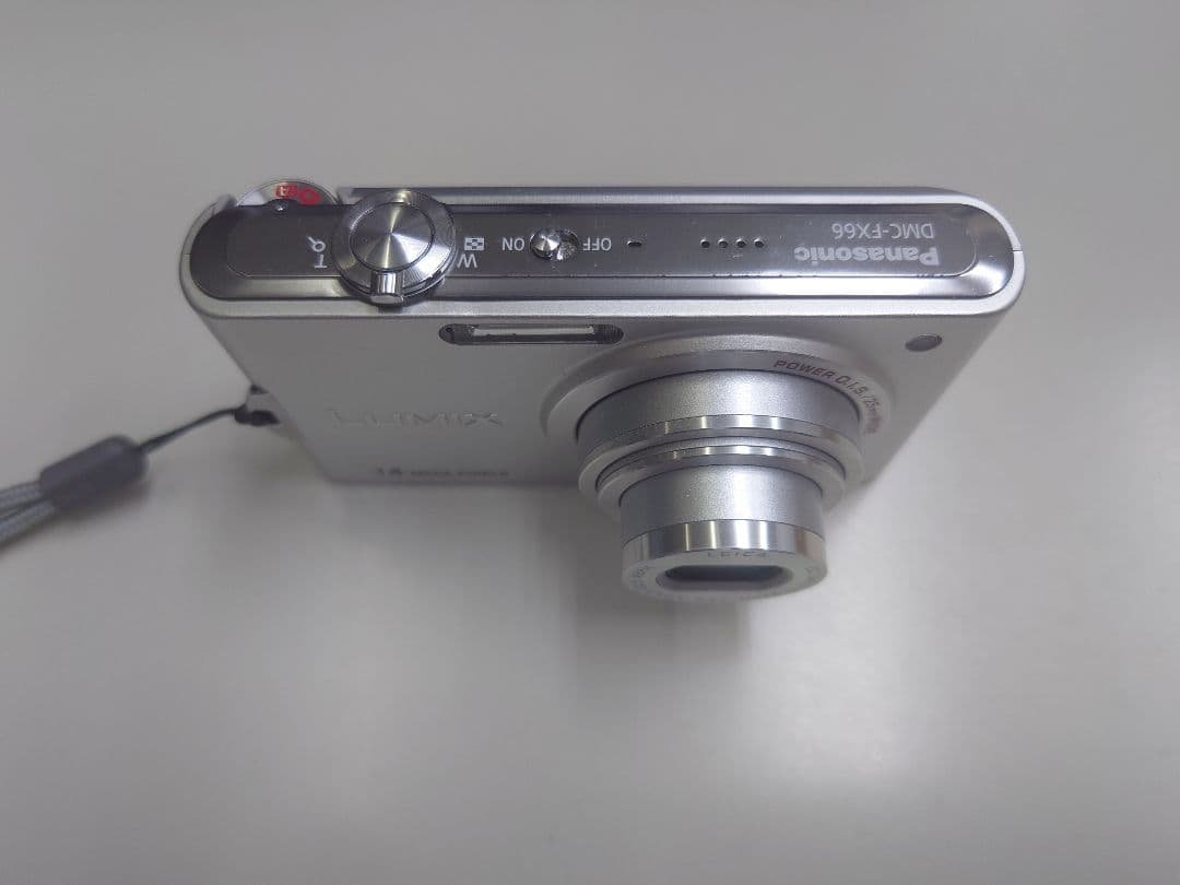Panasonic LUMIX FX66 シルバー