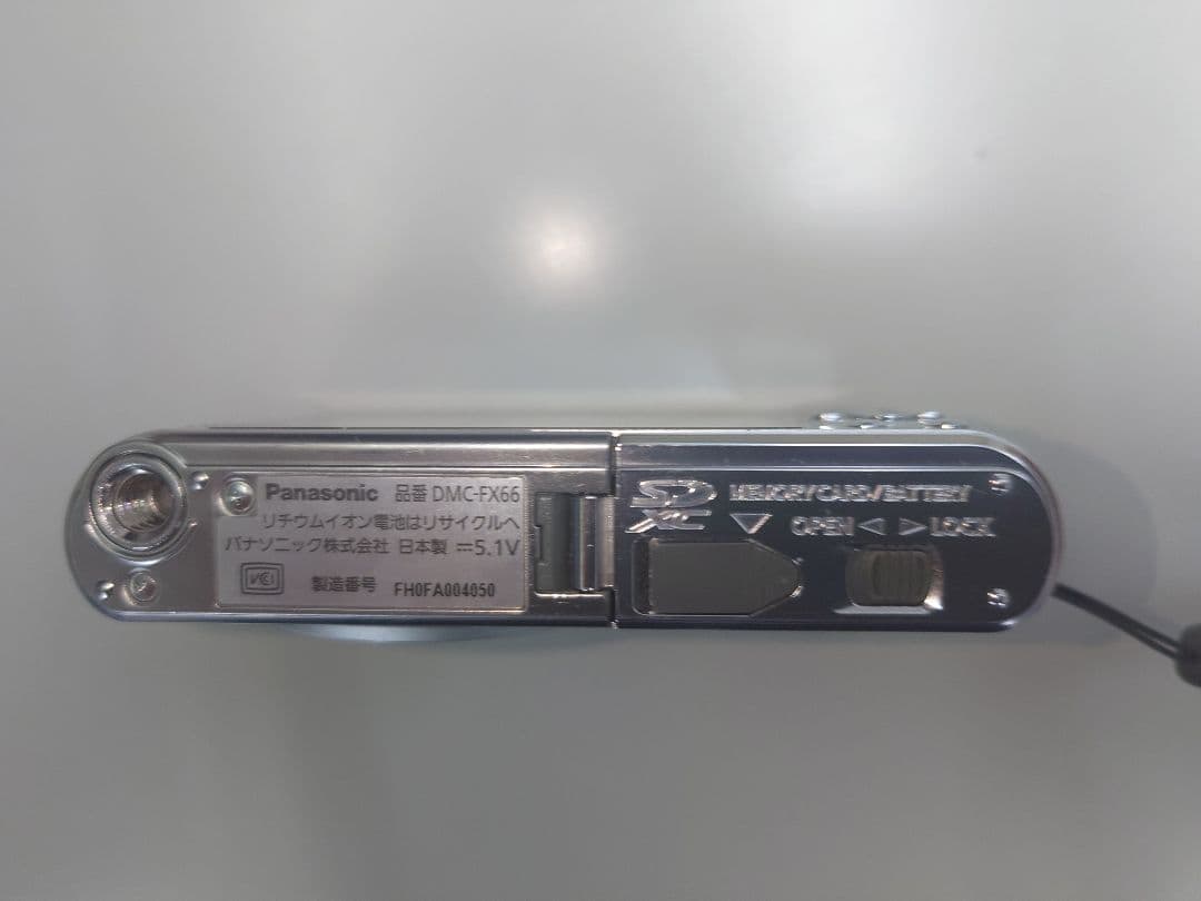 Panasonic LUMIX FX66 シルバー