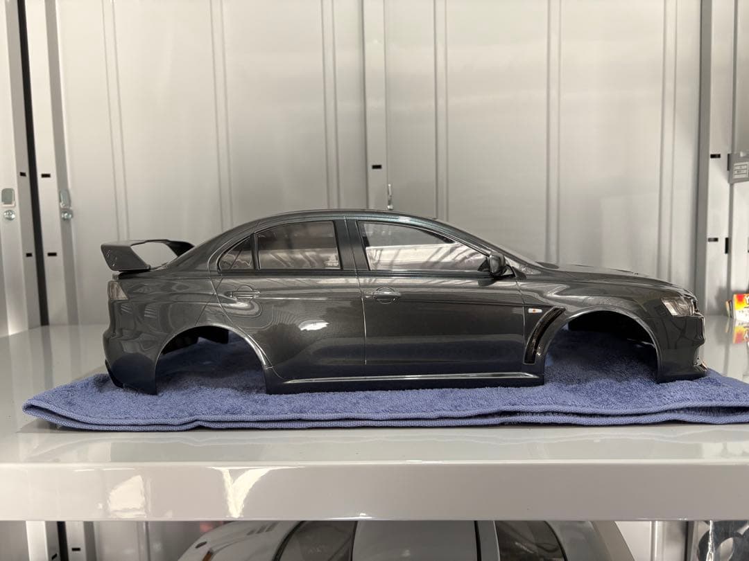 三菱 ランサーエボリューション X グレー ボディ