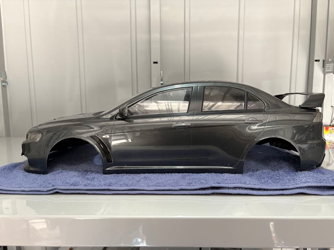 三菱 ランサーエボリューション X グレー ボディ