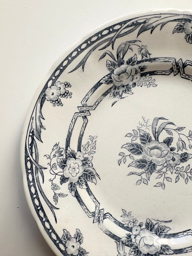 サルグミンヌ　sarreguemines フランス　アンティークプレート　皿