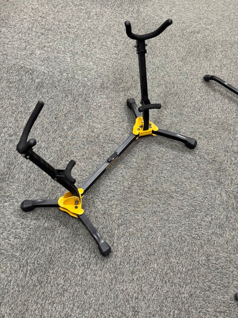 サックスダブルスタンド 黒と黄色