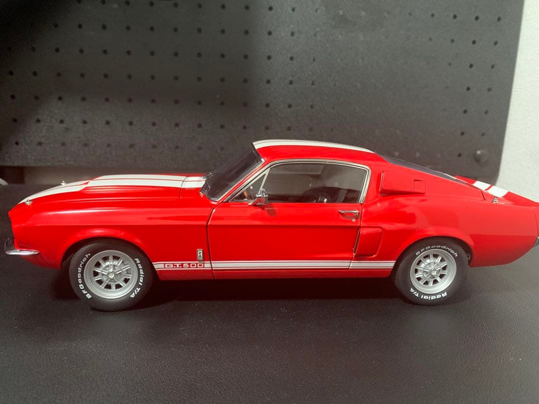 シェルビーAUTOart 1967 Shelby GT500 1/18